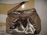 Bolsa de brim com detalhe em cetim