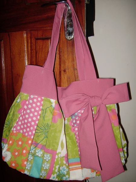 Bolsa estampada com rosa